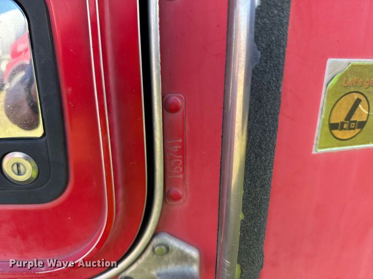 image for item EG6320 2007 Kenworth T800 semi truck