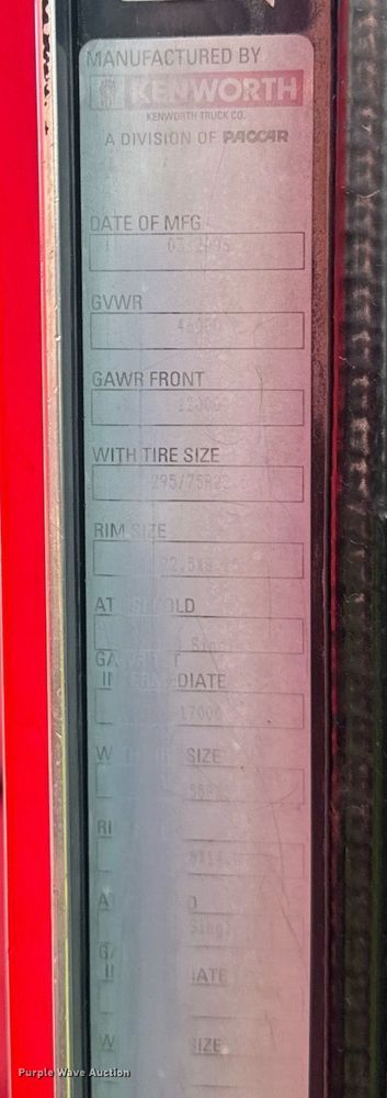 image for item EG6320 2007 Kenworth T800 semi truck