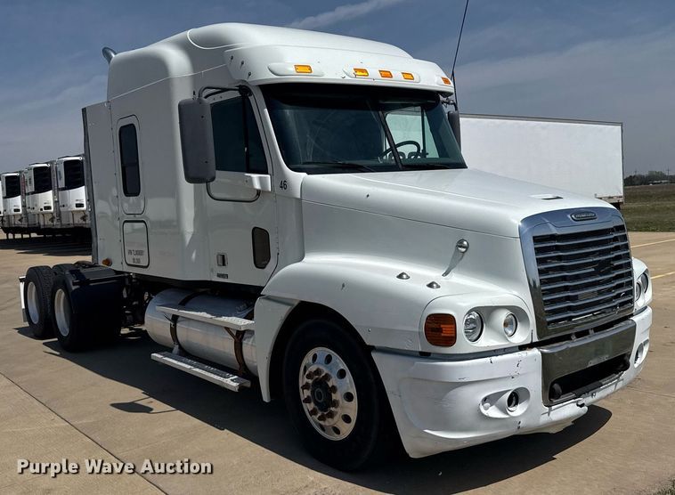 image for item EG6352 2007 Freightliner Century Class semi truck