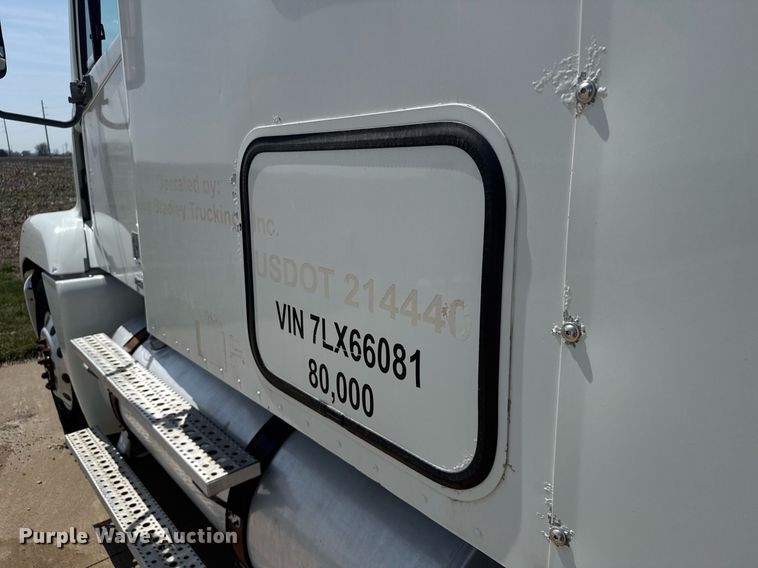 image for item EG6352 2007 Freightliner Century Class semi truck