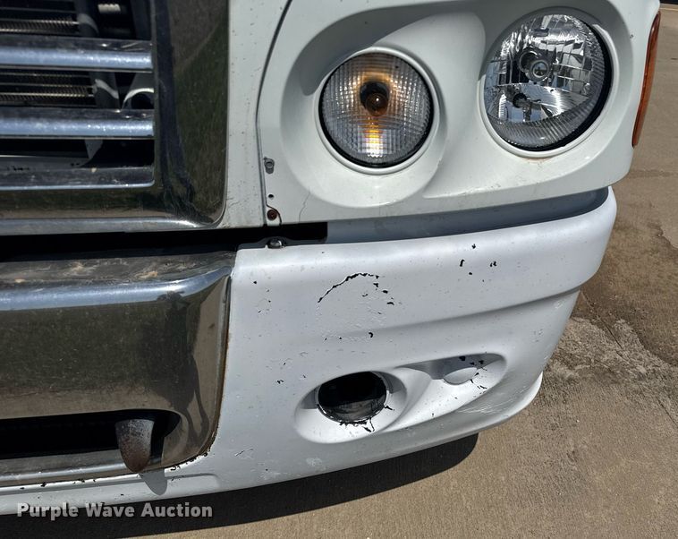 image for item EG6352 2007 Freightliner Century Class semi truck