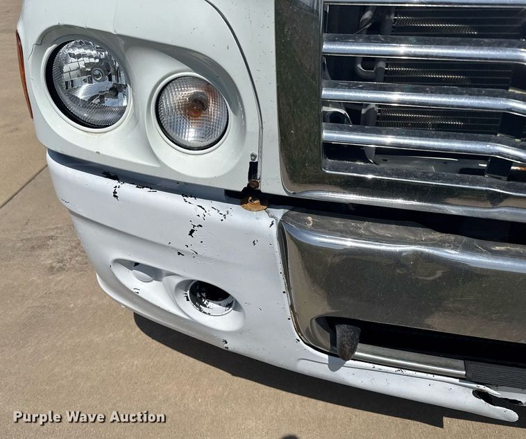 image for item EG6352 2007 Freightliner Century Class semi truck