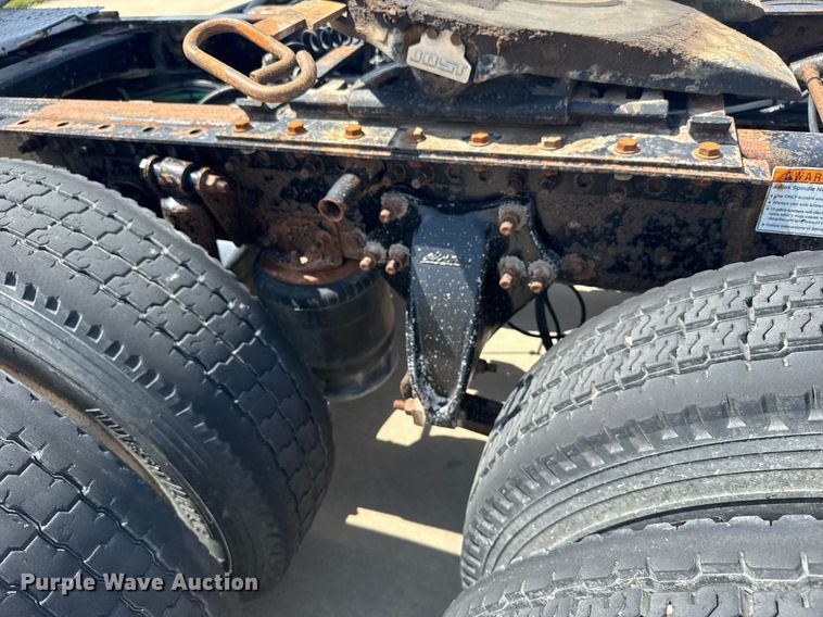 image for item EG6352 2007 Freightliner Century Class semi truck