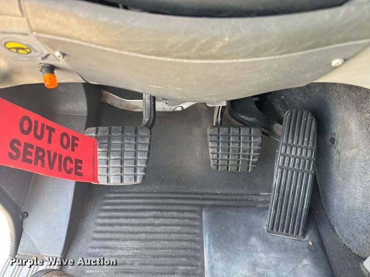 image for item EG6352 2007 Freightliner Century Class semi truck