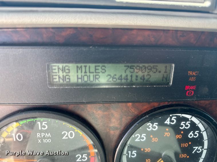 image for item EG6352 2007 Freightliner Century Class semi truck