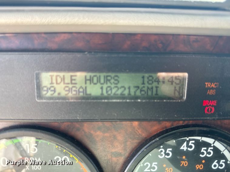 image for item EG6352 2007 Freightliner Century Class semi truck