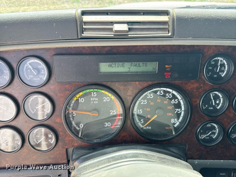 image for item EG6352 2007 Freightliner Century Class semi truck