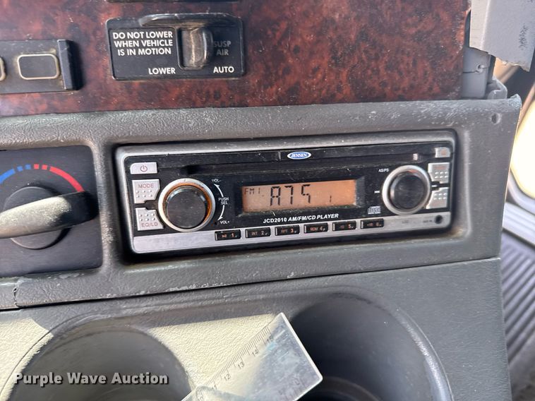 image for item EG6352 2007 Freightliner Century Class semi truck