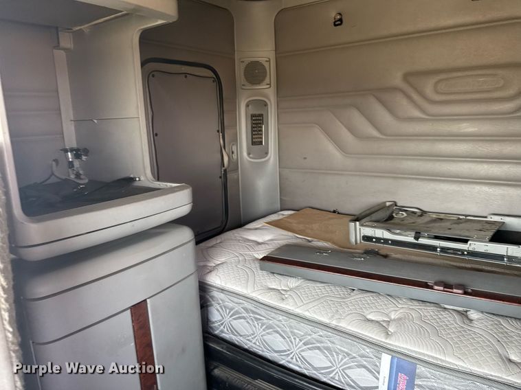 image for item EG6352 2007 Freightliner Century Class semi truck