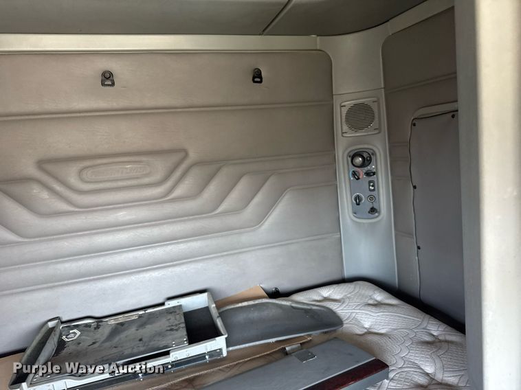 image for item EG6352 2007 Freightliner Century Class semi truck