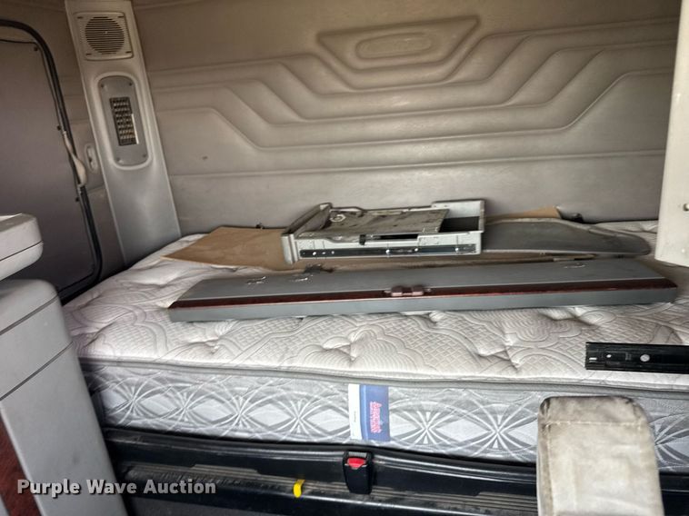 image for item EG6352 2007 Freightliner Century Class semi truck