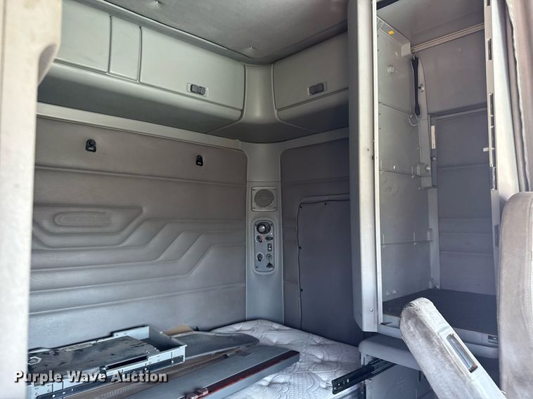 image for item EG6352 2007 Freightliner Century Class semi truck