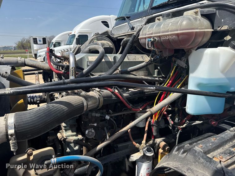 image for item EG6352 2007 Freightliner Century Class semi truck