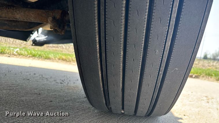 image for item EG6352 2007 Freightliner Century Class semi truck