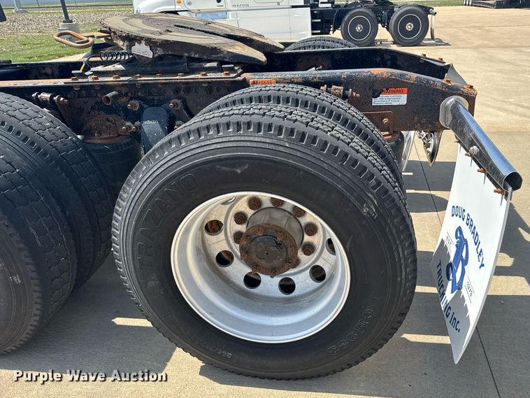 image for item EG6352 2007 Freightliner Century Class semi truck