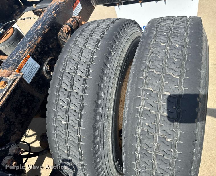 image for item EG6352 2007 Freightliner Century Class semi truck