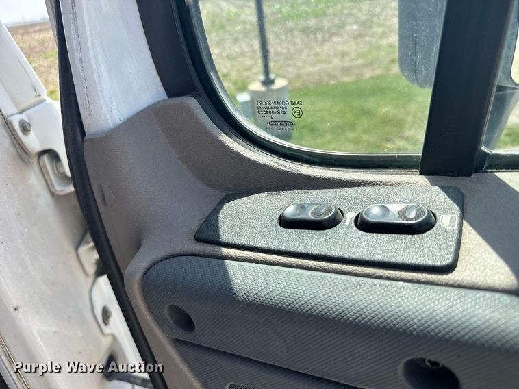 image for item EG6354 2014 Freightliner Cascadia semi truck