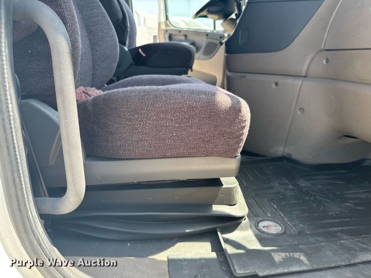 image for item EG6354 2014 Freightliner Cascadia semi truck