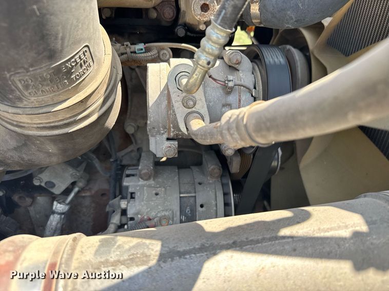 image for item EG6354 2014 Freightliner Cascadia semi truck