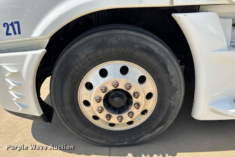 image for item EG6354 2014 Freightliner Cascadia semi truck