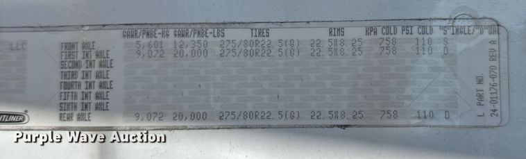 image for item EG6354 2014 Freightliner Cascadia semi truck