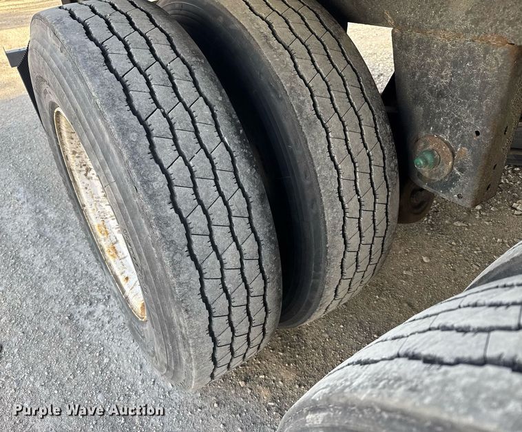 image for item EG6379 2016 Hyundai VI2530152-AJS dry van trailer