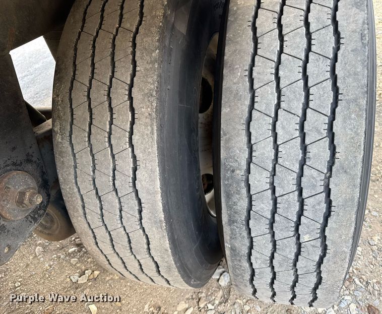 image for item EG6379 2016 Hyundai VI2530152-AJS dry van trailer