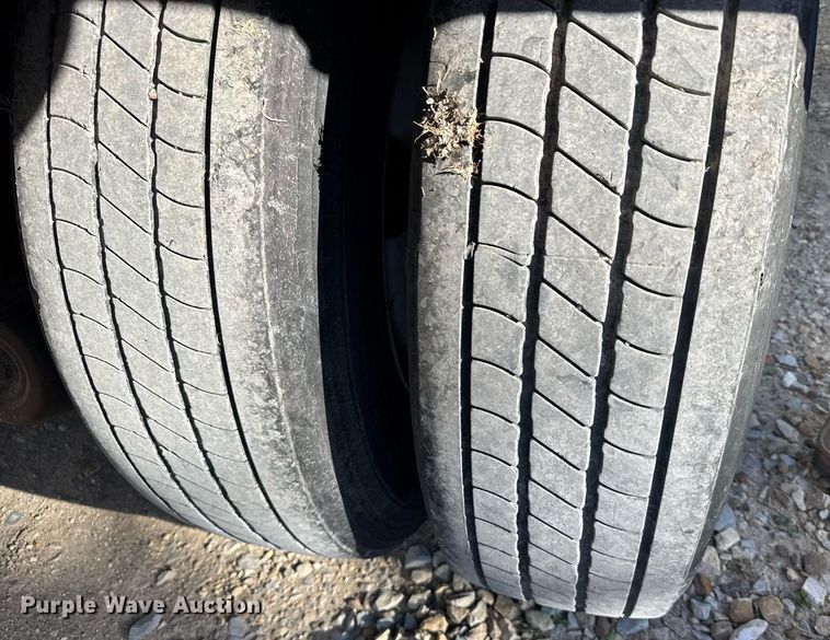 image for item EG6379 2016 Hyundai VI2530152-AJS dry van trailer