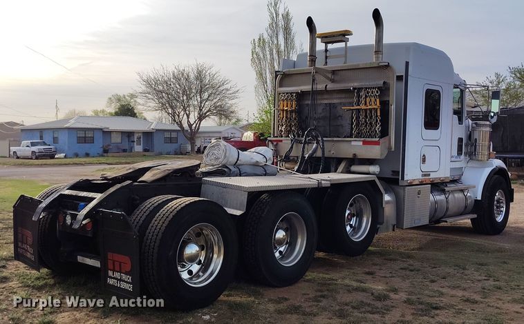 image for item EH0209 2007 Kenworth T800 semi truck