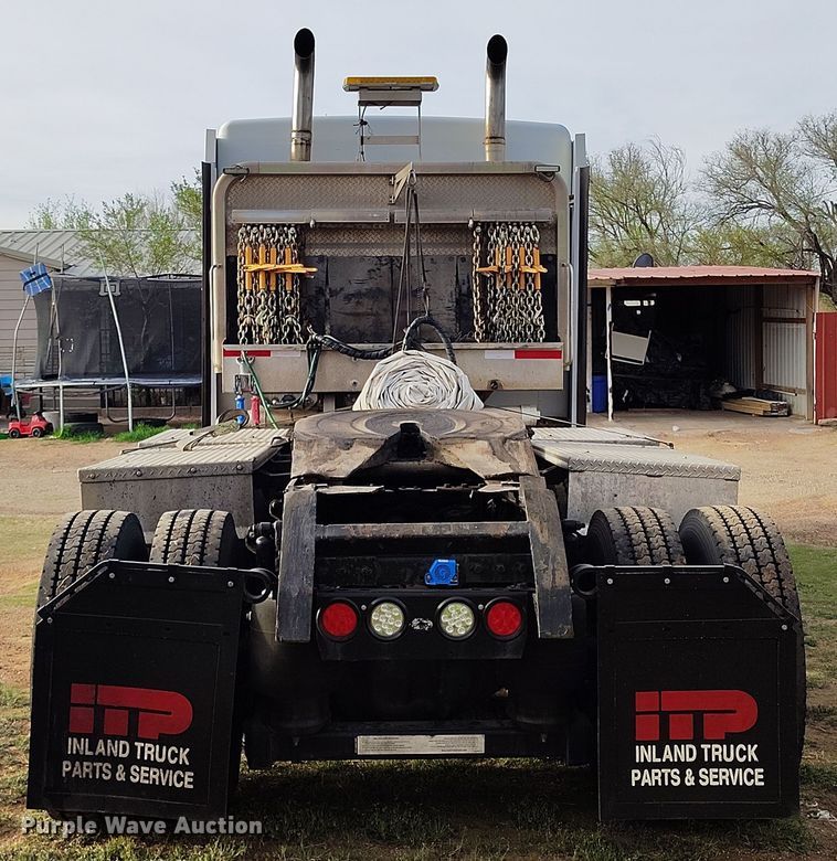 image for item EH0209 2007 Kenworth T800 semi truck