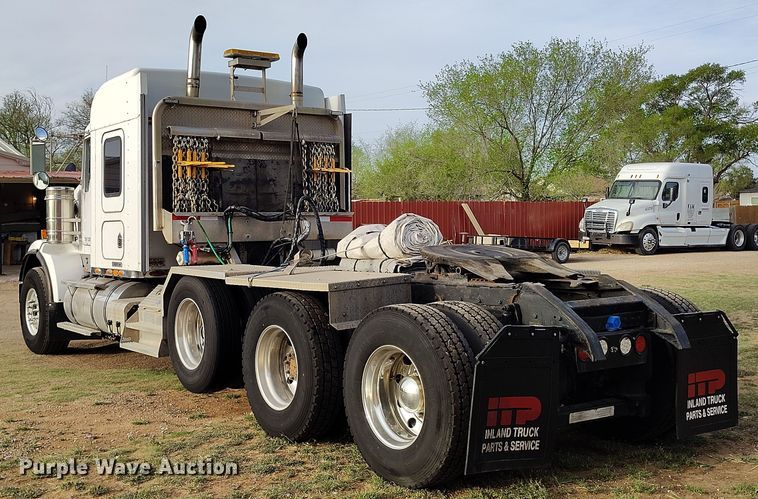 image for item EH0209 2007 Kenworth T800 semi truck