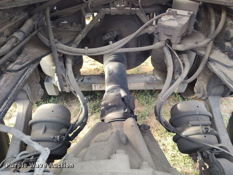 image for item EH0209 2007 Kenworth T800 semi truck