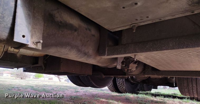 image for item EH0209 2007 Kenworth T800 semi truck