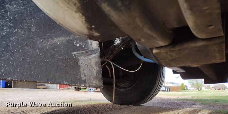 image for item EH0209 2007 Kenworth T800 semi truck