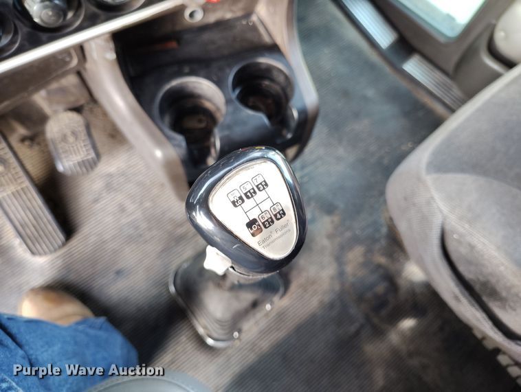 image for item EH0209 2007 Kenworth T800 semi truck