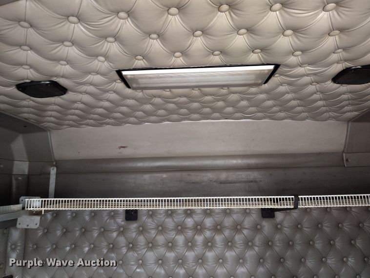 image for item EH0209 2007 Kenworth T800 semi truck