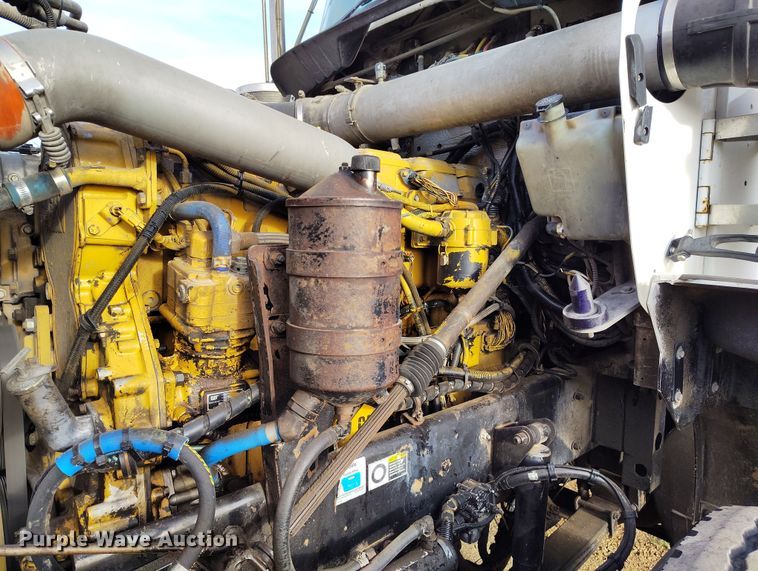 image for item EH0209 2007 Kenworth T800 semi truck