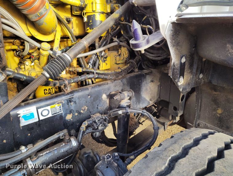 image for item EH0209 2007 Kenworth T800 semi truck