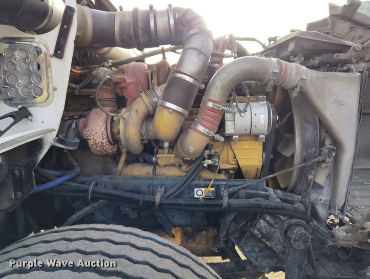 image for item EH0209 2007 Kenworth T800 semi truck