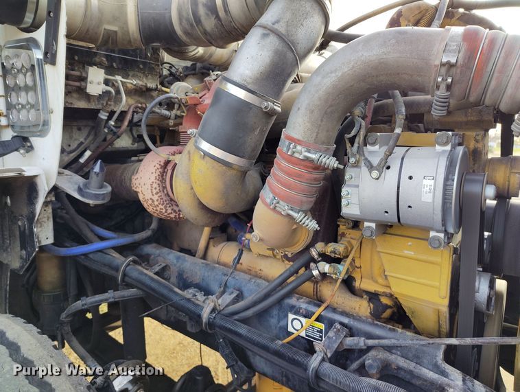 image for item EH0209 2007 Kenworth T800 semi truck