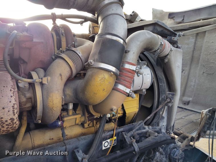 image for item EH0209 2007 Kenworth T800 semi truck