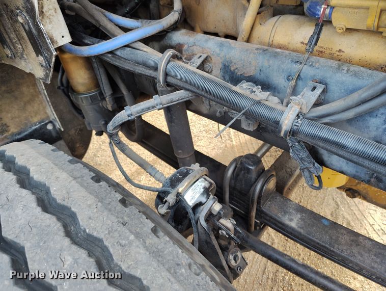 image for item EH0209 2007 Kenworth T800 semi truck