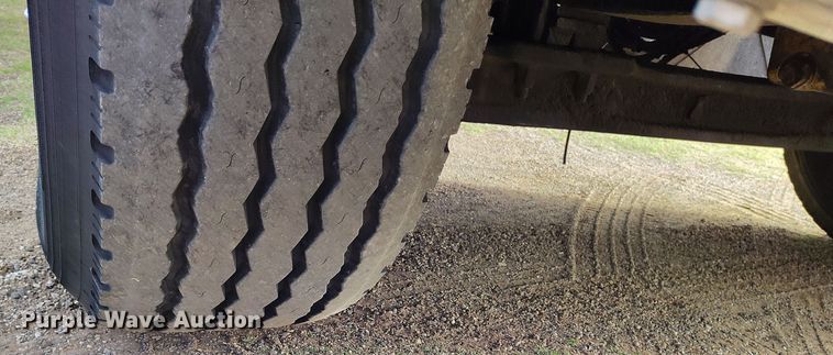 image for item EH0209 2007 Kenworth T800 semi truck