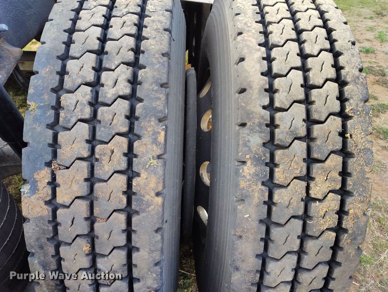 image for item EH0209 2007 Kenworth T800 semi truck