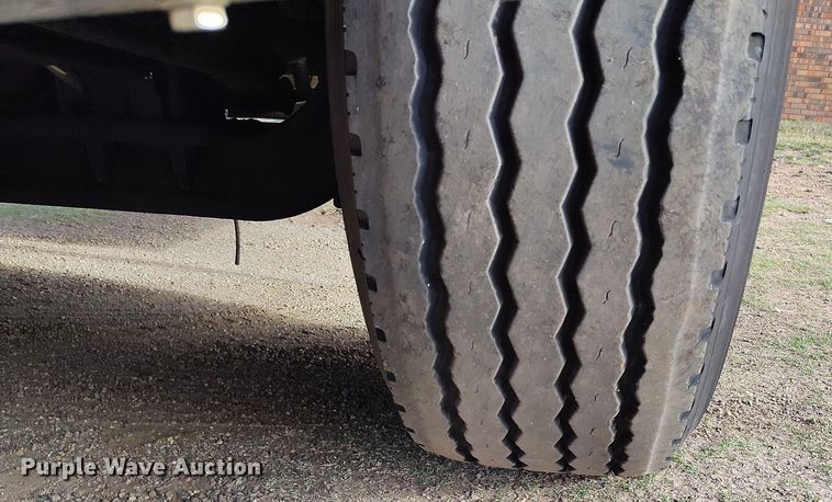 image for item EH0209 2007 Kenworth T800 semi truck