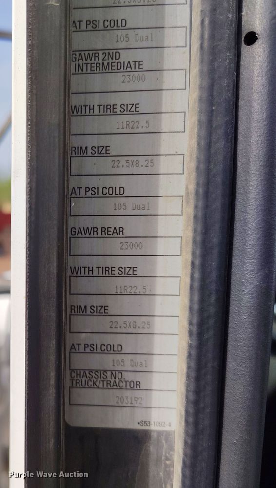 image for item EH0209 2007 Kenworth T800 semi truck