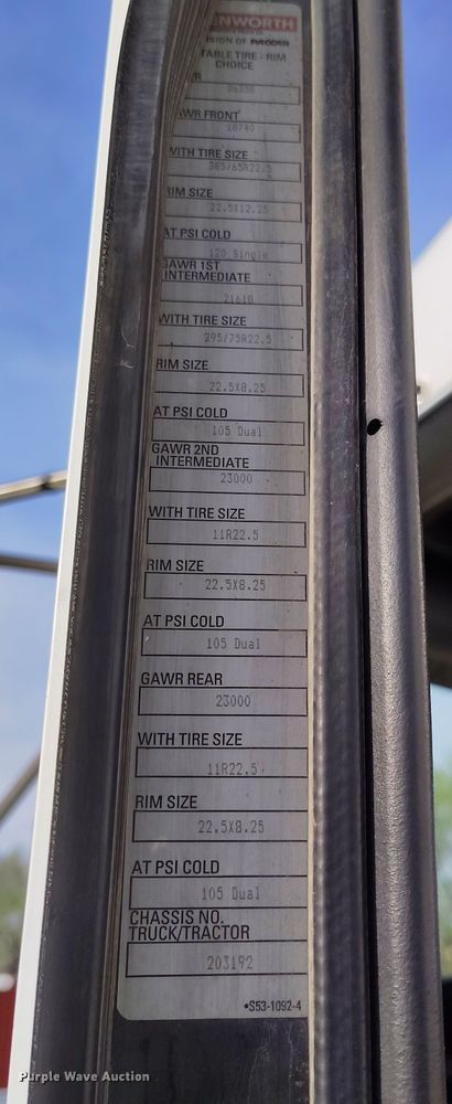 image for item EH0209 2007 Kenworth T800 semi truck