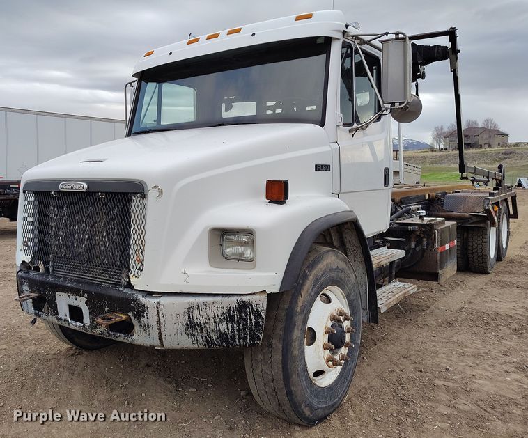 image for item EH0233 2000 Freightliner FL80 roll-off container truck