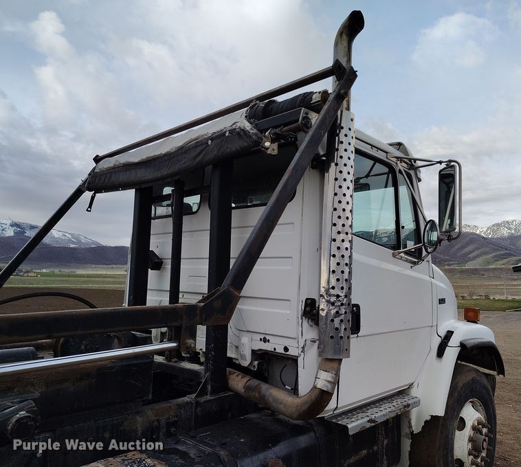 image for item EH0233 2000 Freightliner FL80 roll-off container truck
