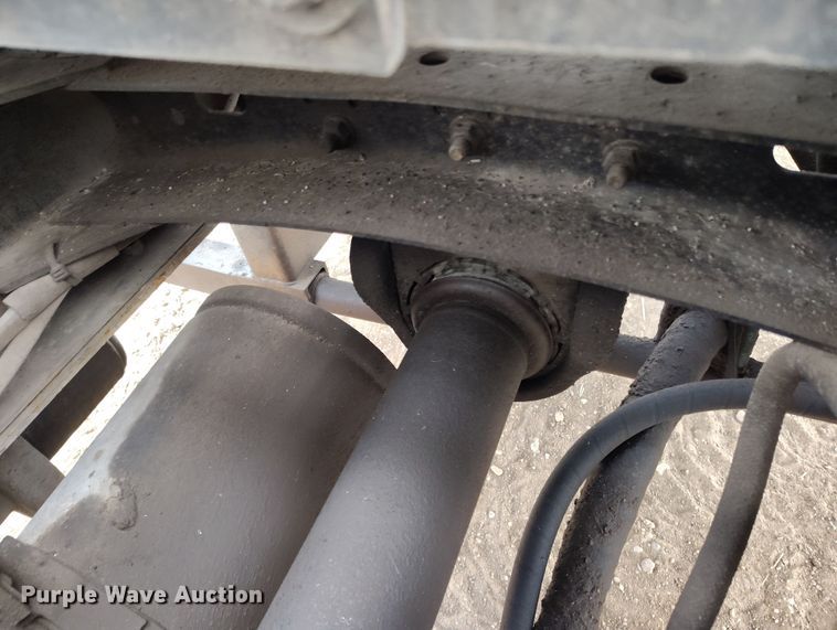 image for item EH0233 2000 Freightliner FL80 roll-off container truck